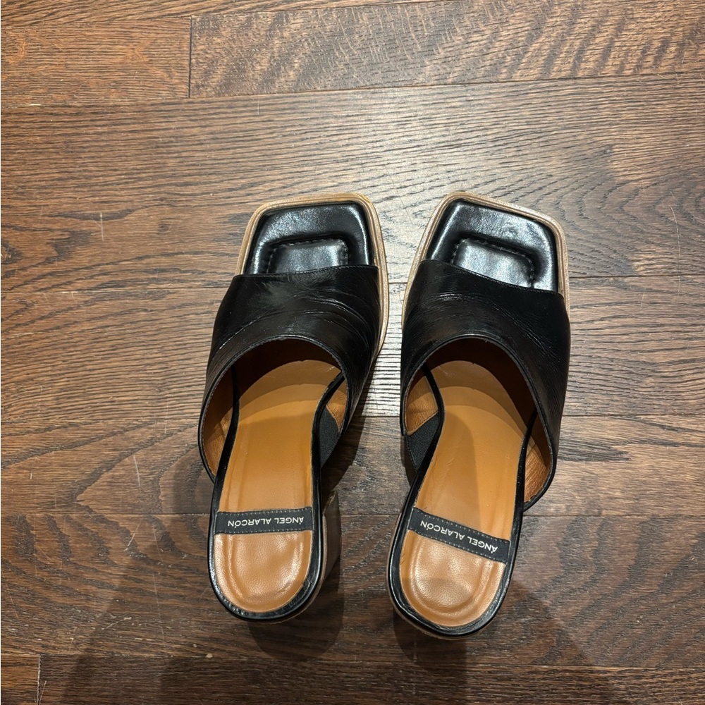 Angel Alarcon blocked sandals
